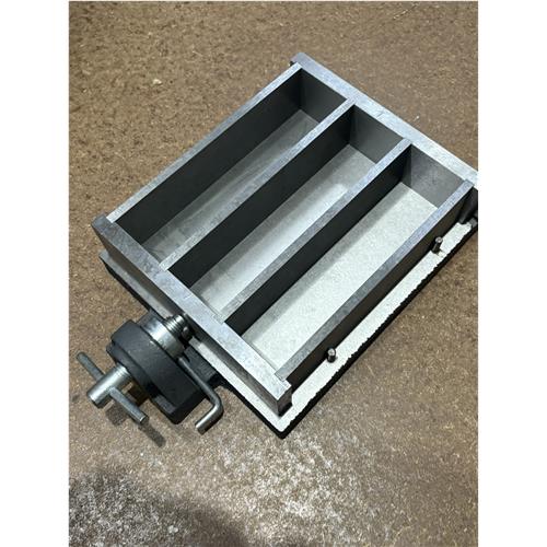 MOULD -PRISM 40 X 40 X 160MM, THREE GANG STEEL-CAST IRON BASE